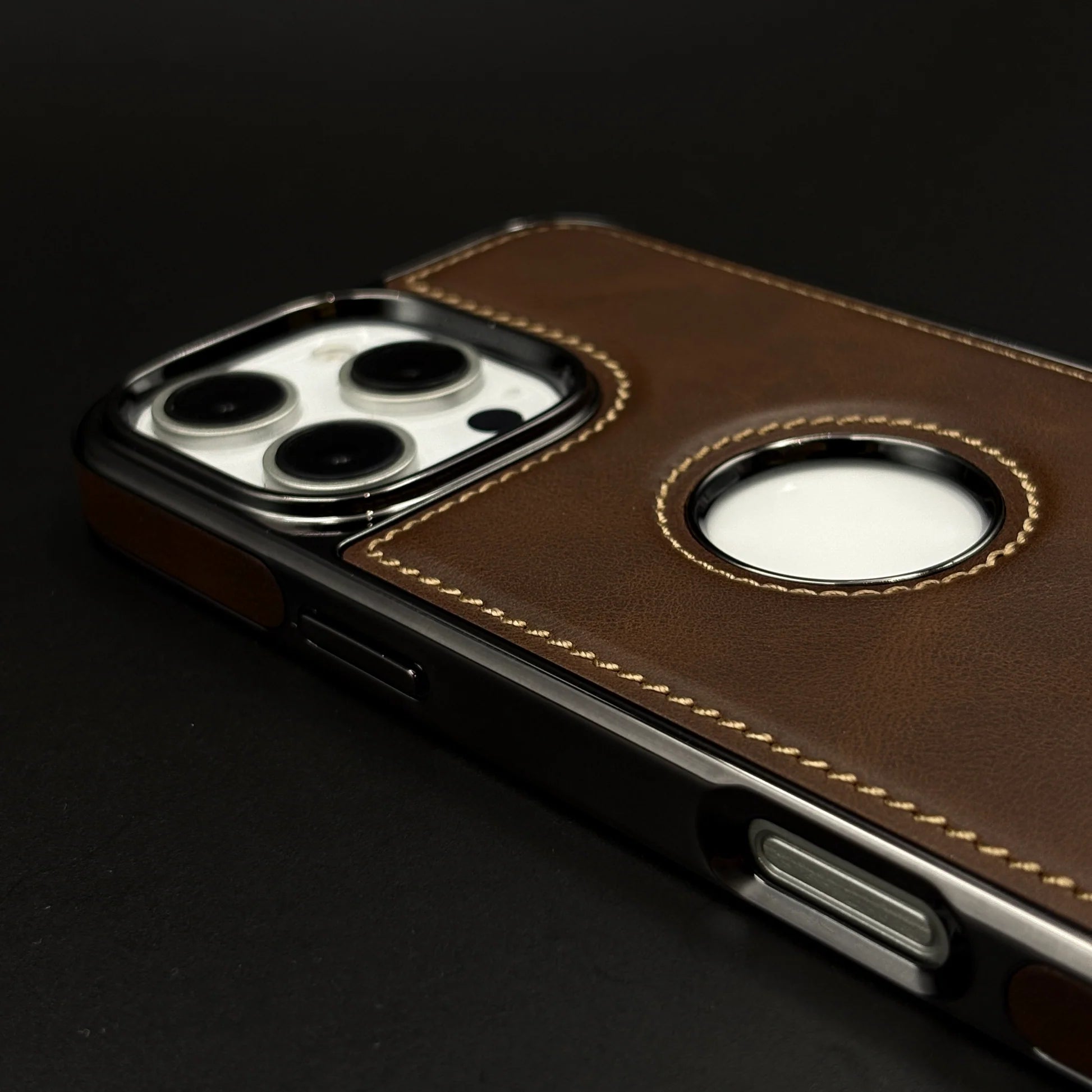 iPhone Side Stitch Chrome Leather With Hidden Magsafe