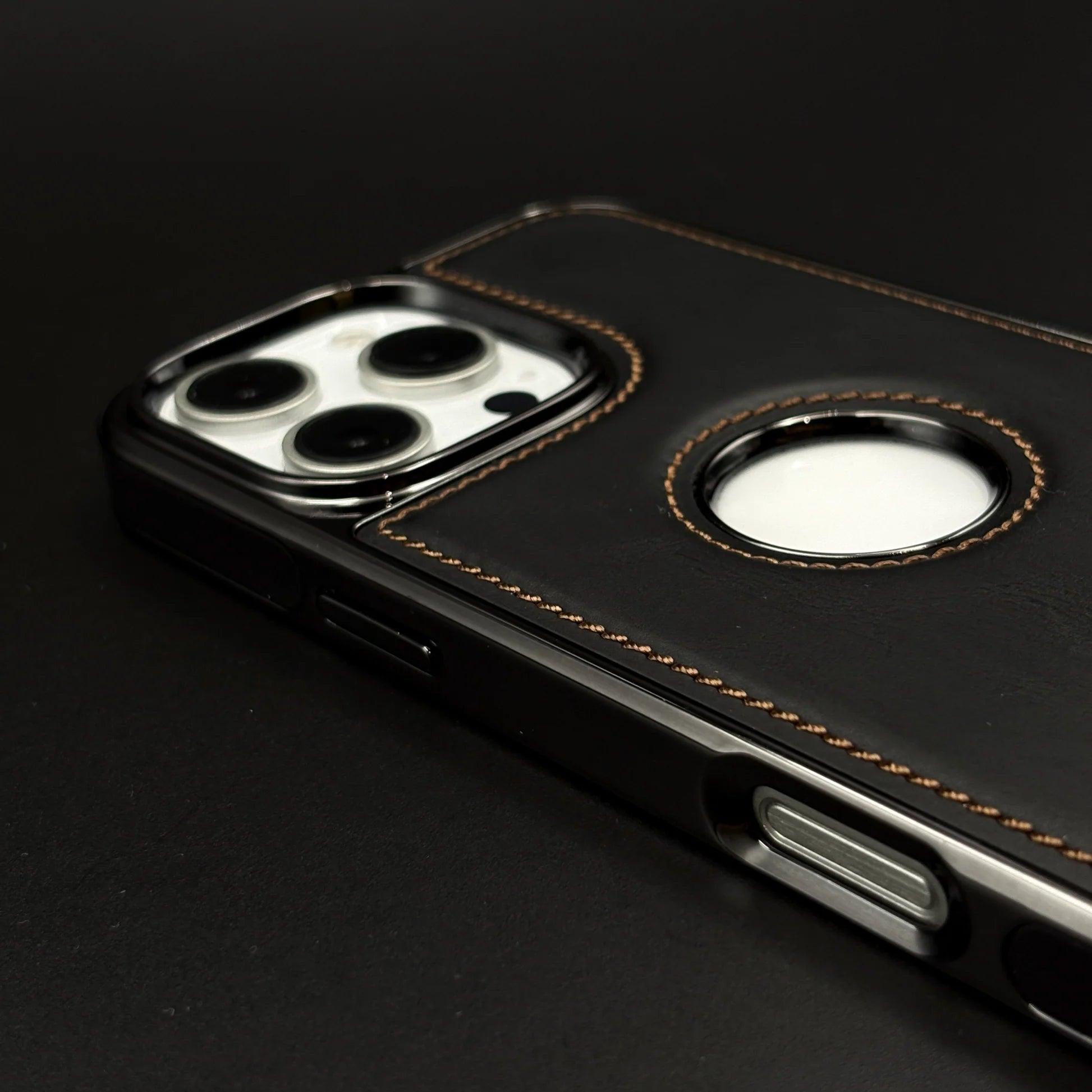 iPhone Side Stitch Chrome Leather With Hidden Magsafe